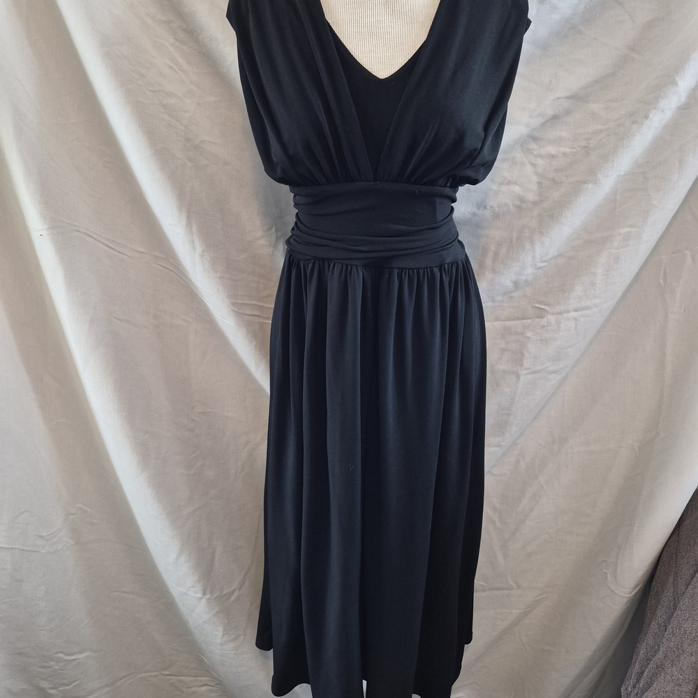 Max Studio Elegant Black Midi Dress